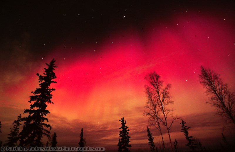 201013-07-Red-northern-lights.jpg