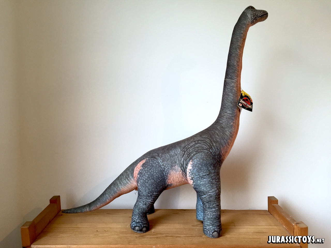20160805-jp-dakin-brachiosaurus-000.jpg