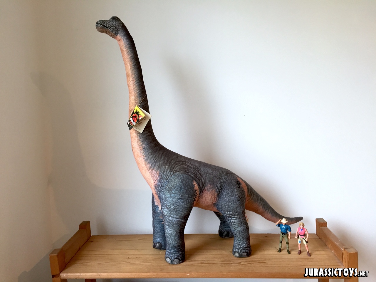 20160805-jp-dakin-brachiosaurus-001.jpg