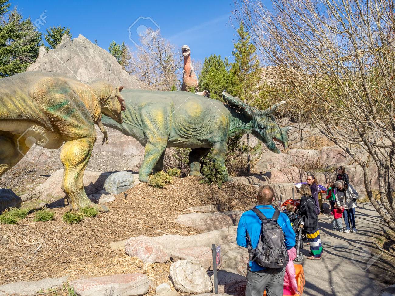 38953144-animatronic-dinosaurs-exhibits-at-the-prehistoric-park-section-of-the-calgary-zoo-on-...jpg