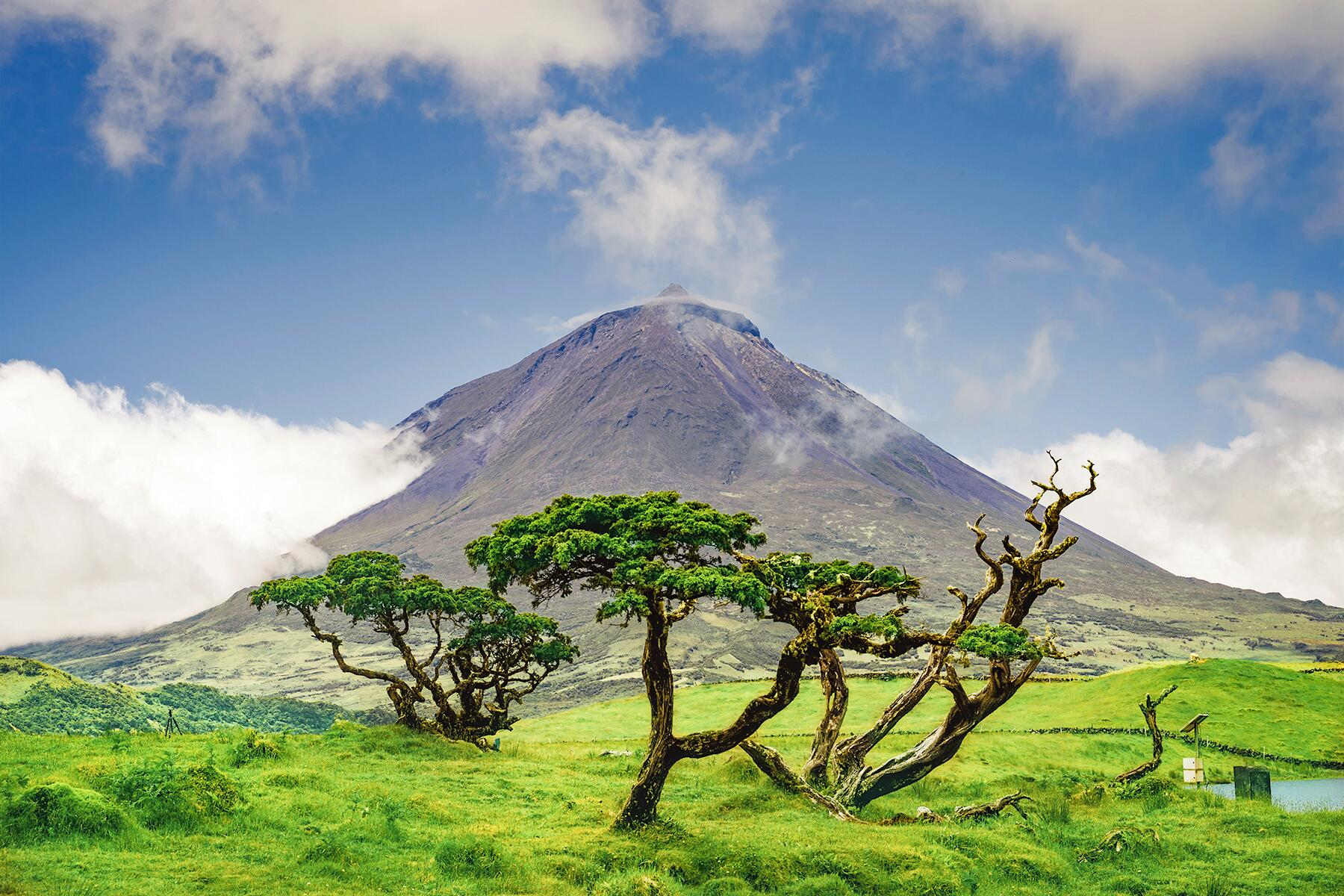 AzoresNaturalWonders__HERO_shutterstock_1471592990.png