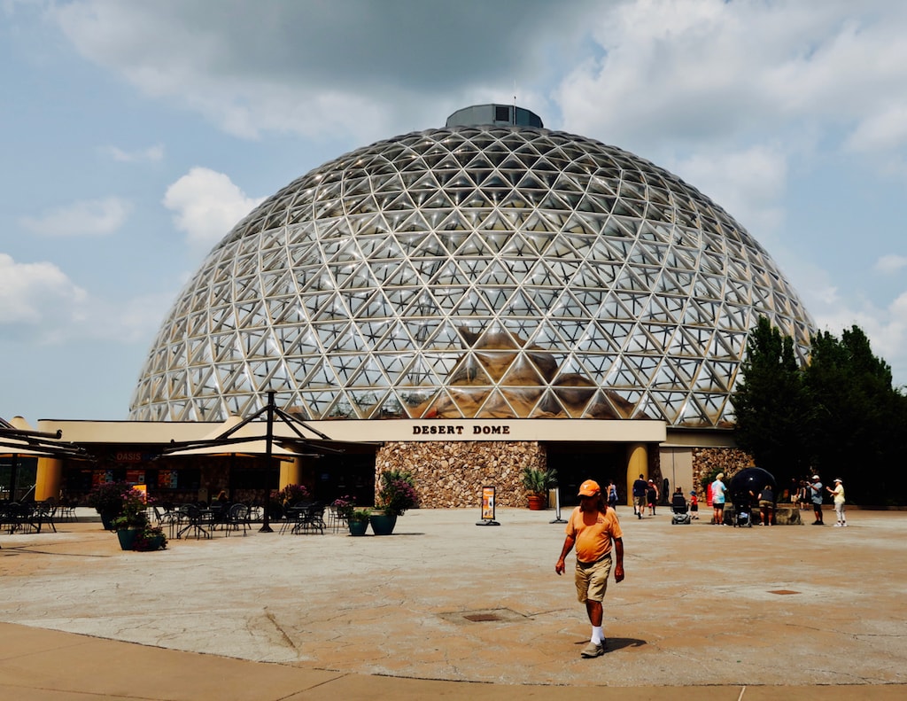 Desert-Dome-Henry-Doorly-Zoo-Omaha.jpg
