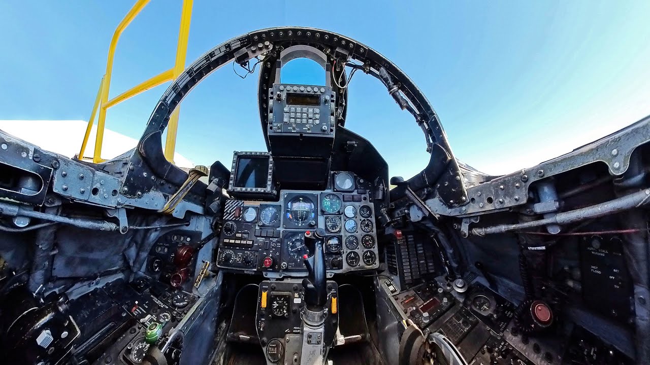 f-4cockpit.jpg
