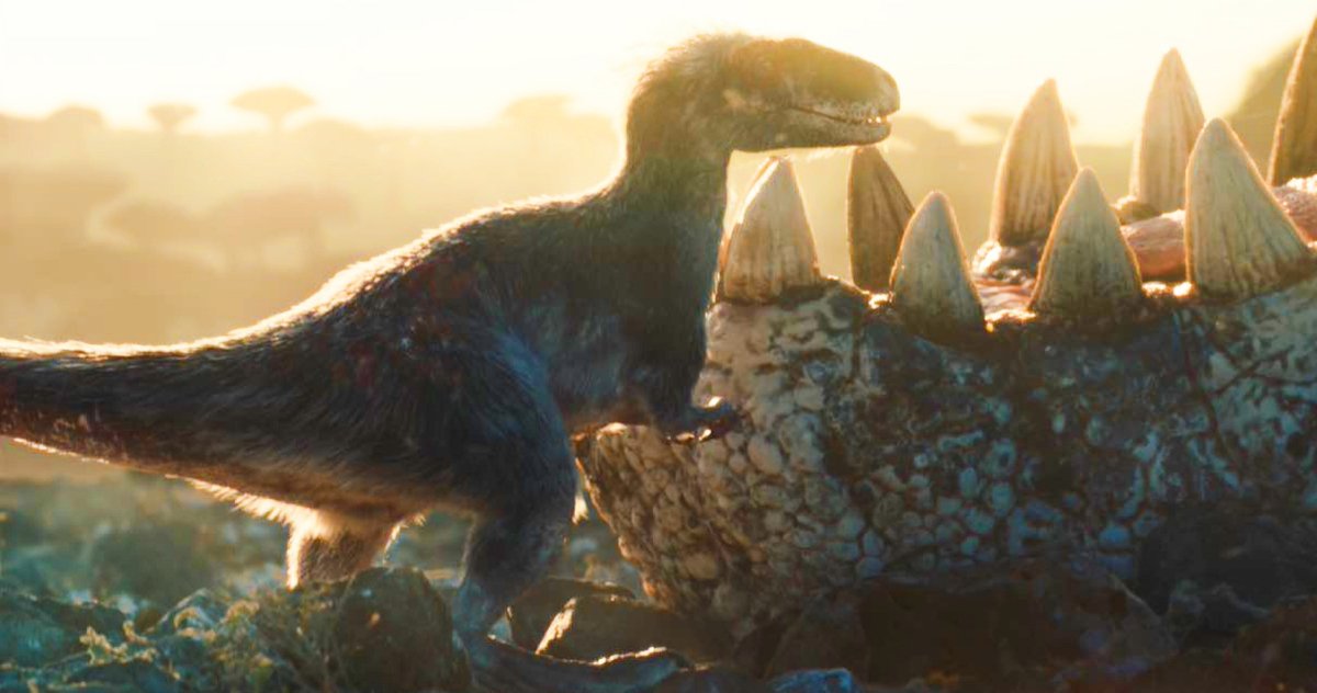 Jurassic-World-3-Feathered-Dinosaur-Photo.jpg