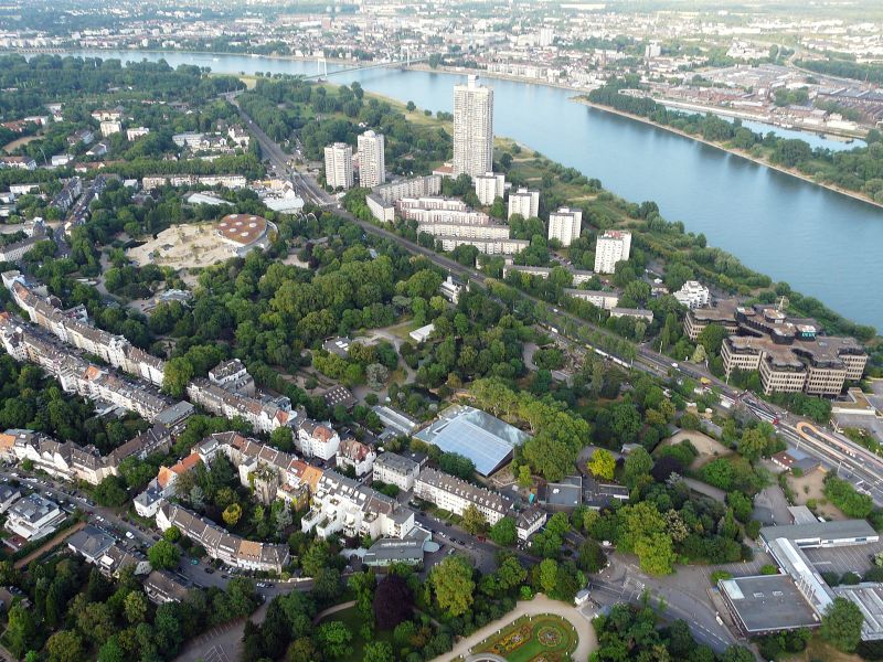 Kölner_Zoo_(Flight_over_Cologne).jpg