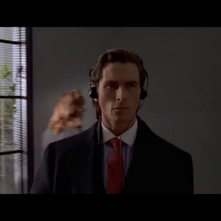 patrick-bateman-walking.jpg