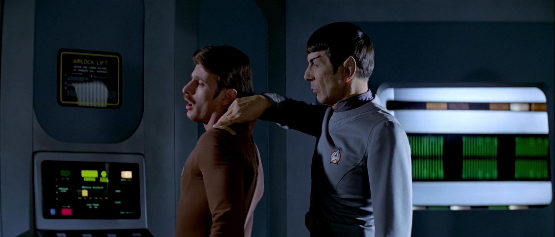 Vulkanischer_Nackengriff_Spock.jpg